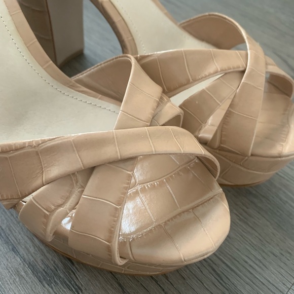 Schutz Keefa Platform Sandals - Size 10 - Beige Wide Crocodile Print - NWB - Picture 9 of 16